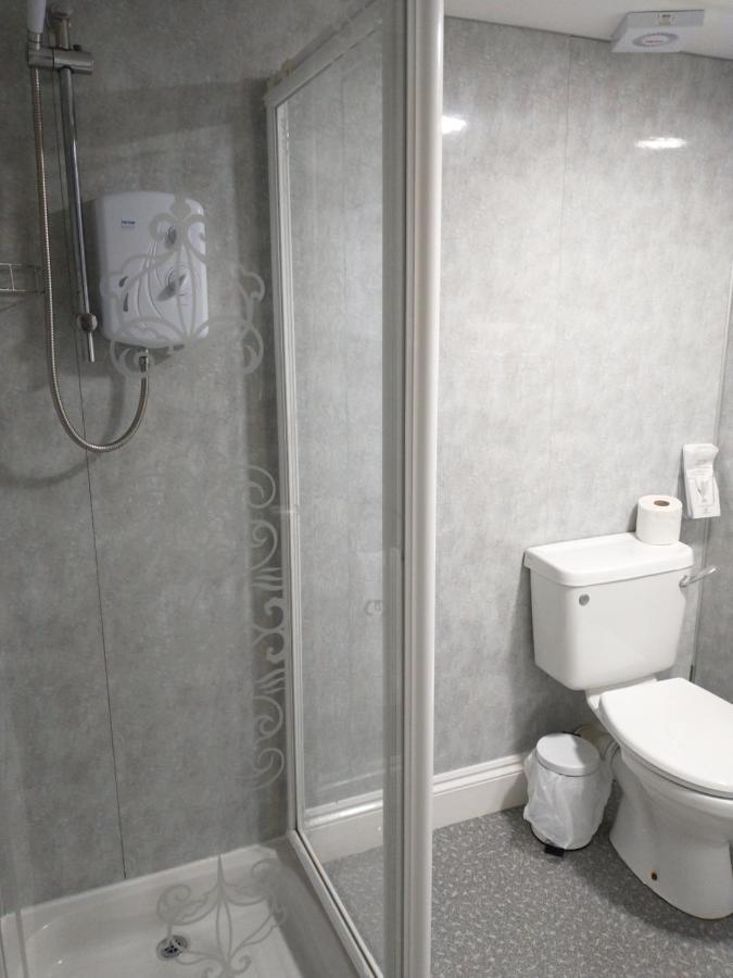 Отель Llanina Arms Llanarth  Экстерьер фото